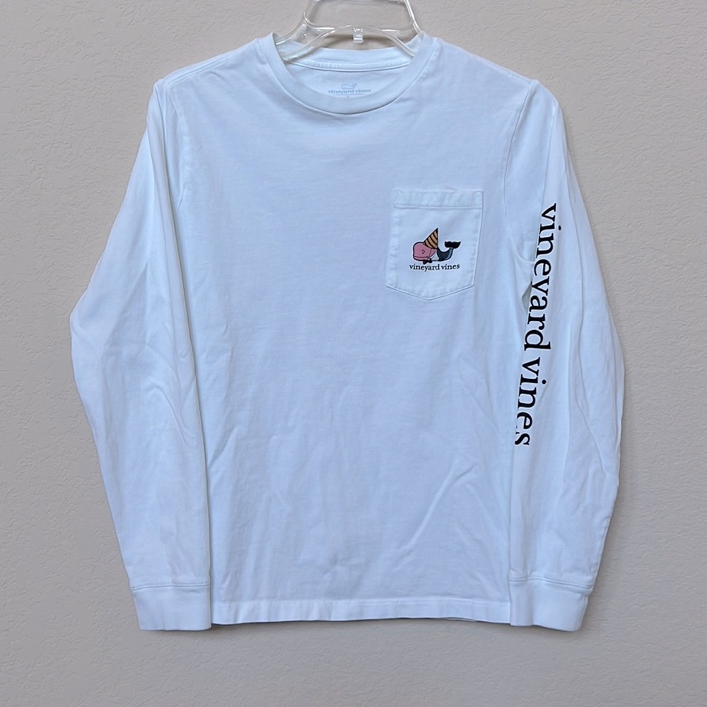 Boys Vineyard Vines Happy New Years long sleeve shirt in size Boys L/16